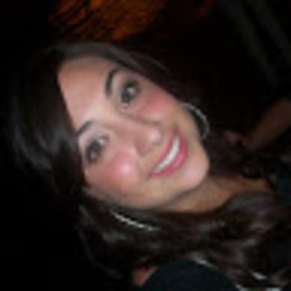 Profile Picture of Janielle Torrez (@nelliebellie18) on Poshmark