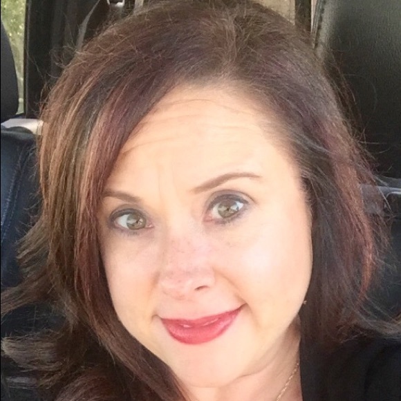 Profile Picture of Dawn Dobbs (@dmjdslp) on Poshmark