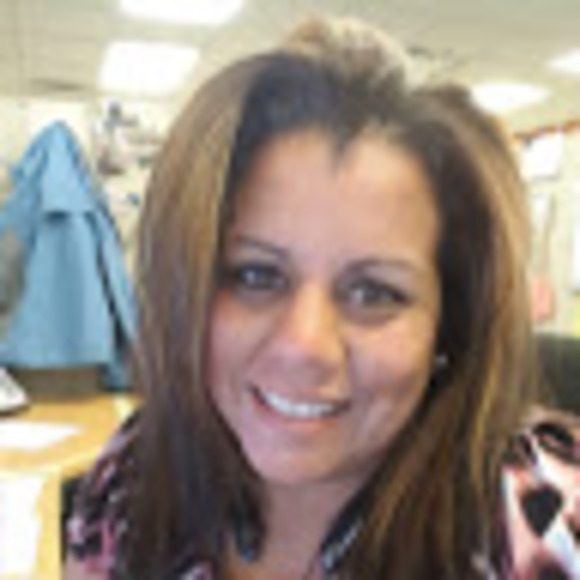 Profile Picture of Alicia Jahn (@packers8009) on Poshmark