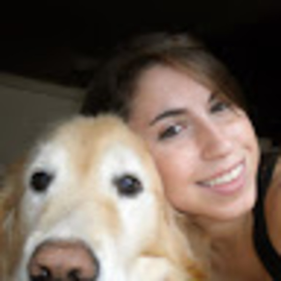 Profile Picture of Liz Weinrib (@lizweinrib) on Poshmark