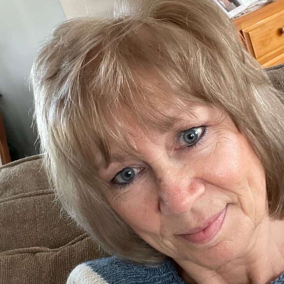 Profile Picture of Vicky Chandler (@vicchan63) on Poshmark