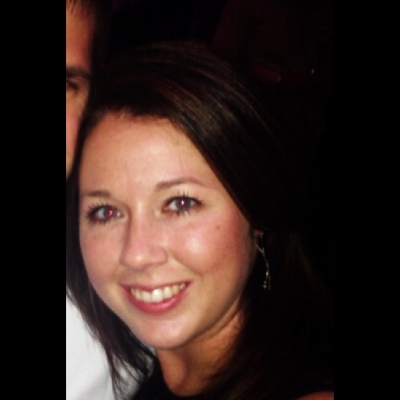 Profile Picture of Dianna Andrews (@dianna3407) on Poshmark