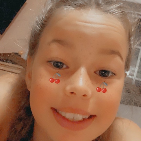 Profile Picture of Haley Hardy (@haleyhardy799) on Poshmark