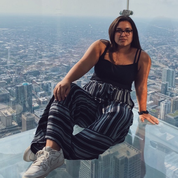 Profile Picture of Cora Hall (@corahalll) on Poshmark