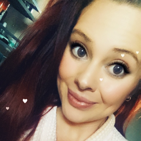 Profile Picture of Kimberly Gatti (@redheadbeauty95) on Poshmark