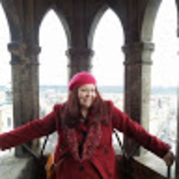 Profile Picture of Cynthia Oliveros-chavez (@cynthiaoliveros) on Poshmark