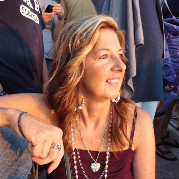 Profile Picture of Mitzi Cline (@softail10) on Poshmark