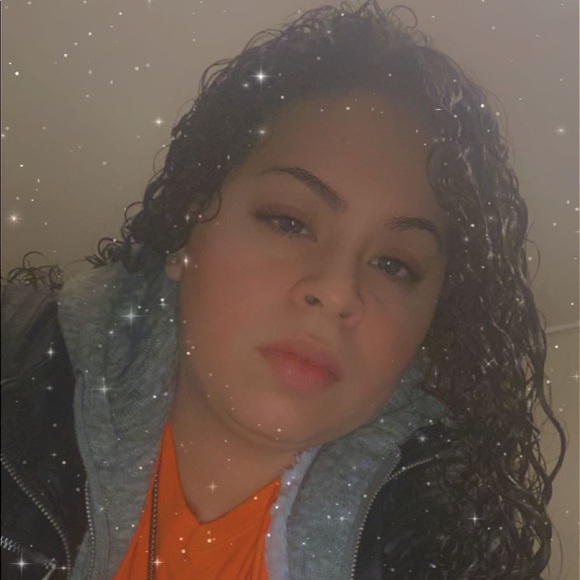 Amarylis Ramirez - Poshmark Profile Picture of Amarylis Ramirez (@amarylis_r) on Poshmark