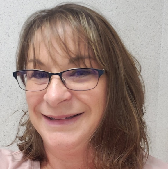 Stacey Papulias - Poshmark Profile Picture of Stacey Papulias (@stacey_papulias) on Poshmark