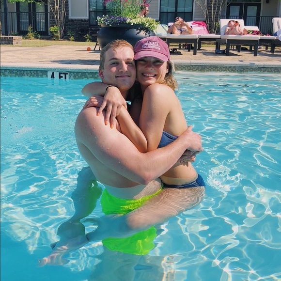 Profile Picture of Abigail Halbert (@abigail1321) on Poshmark