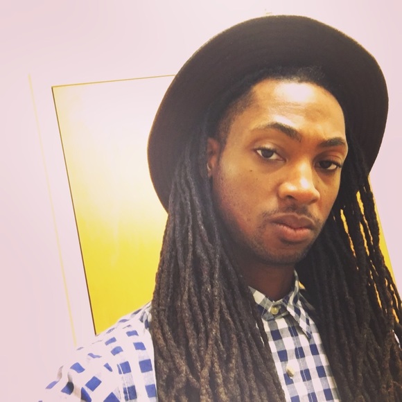 Profile Picture of Christopher Wright (@christohomer) on Poshmark