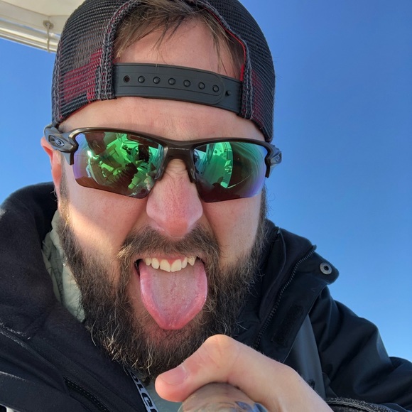 Profile Picture of Ryan Schell (@rschell52) on Poshmark