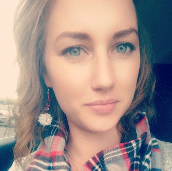 Ashley Pietak - Poshmark Profile Picture of Ashley Pietak (@ashleypietak) on Poshmark