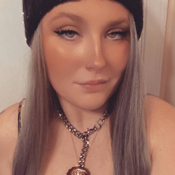 Profile Picture of Kate Scace (@katexscace) on Poshmark