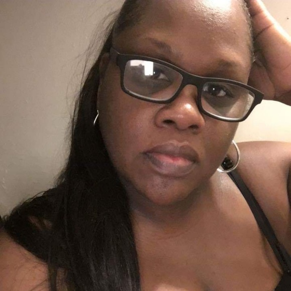 Profile Picture of Fender Bender (@carmencheeks122) on Poshmark