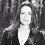 Profile Picture of Kate Squires (@katesquires_author) on Instagram