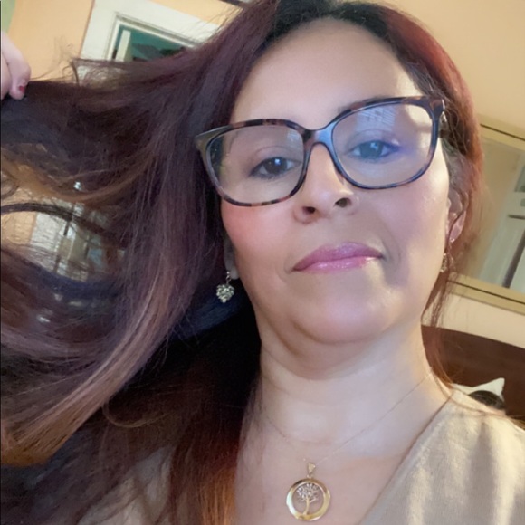 Profile Picture of Frances Capps (@frances_capps) on Poshmark
