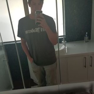 Profile Picture of Craig Harries (@charries77) on Twitter