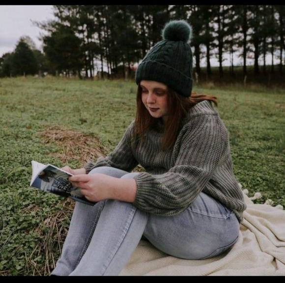 Profile Picture of Skyanna Hellard (@skyannahellard) on Poshmark