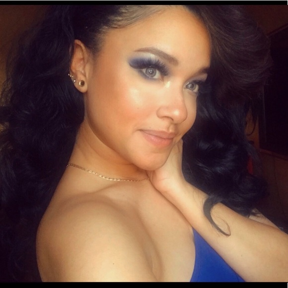 Profile Picture of Naomi Mendez (@tumbellina) on Poshmark