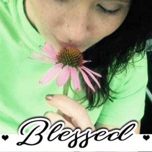 Profile Picture of Jessica Hutton (@mylexi0108) on Poshmark