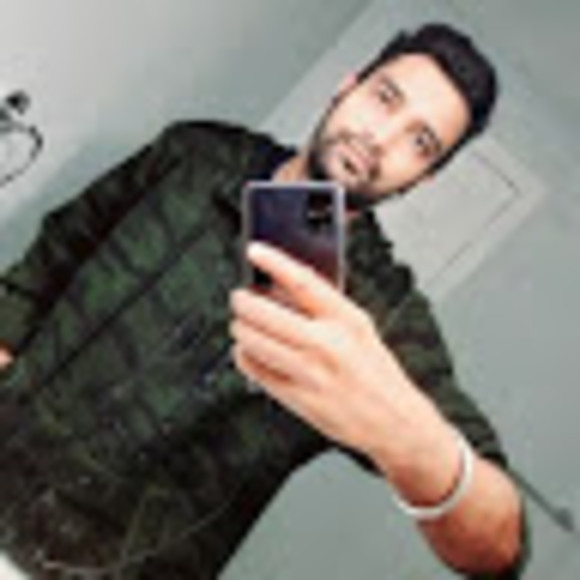 Profile Picture of Navdeep Singh (@deepbahopuria) on Poshmark
