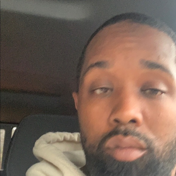 Profile Picture of Earl Scott (@earlscott821) on Poshmark