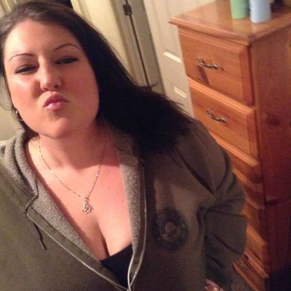 Profile Picture of Shelly Lucas (@shellyl85) on Poshmark