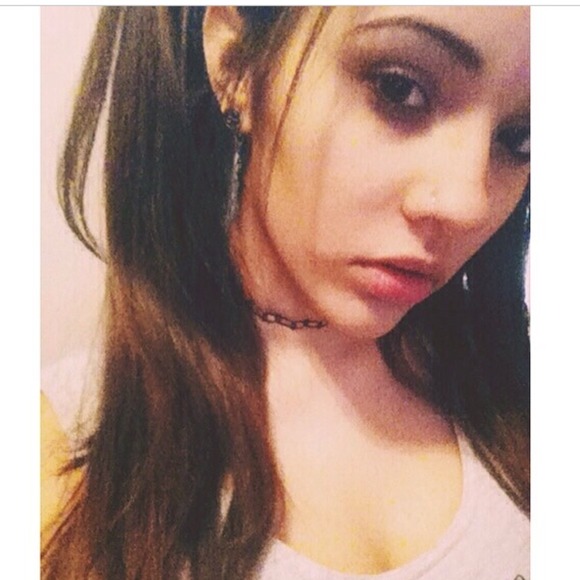 Profile Picture of Alyssa Diaz (@alyssadiaz920) on Poshmark