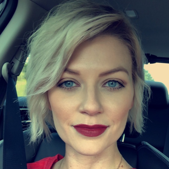 Profile Picture of Brittany Wessells (@brfennell) on Poshmark