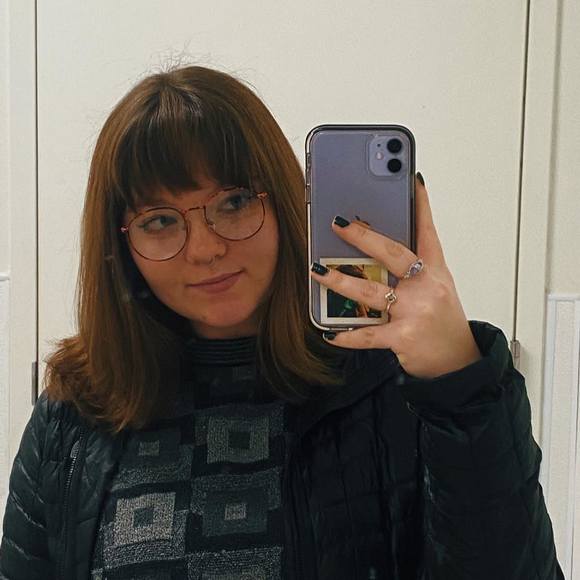 Profile Picture of Avery Kubert (@averykubert) on Poshmark