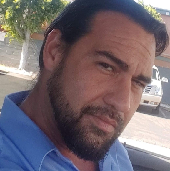 Profile Picture of Travis Prater (@1975travis) on Poshmark