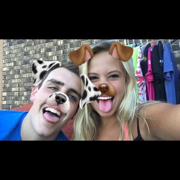 Profile Picture of Sam Henninger (@shenninger96) on Poshmark