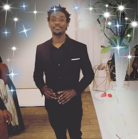 Profile Picture of Jeff James (@rostaboi) on Poshmark