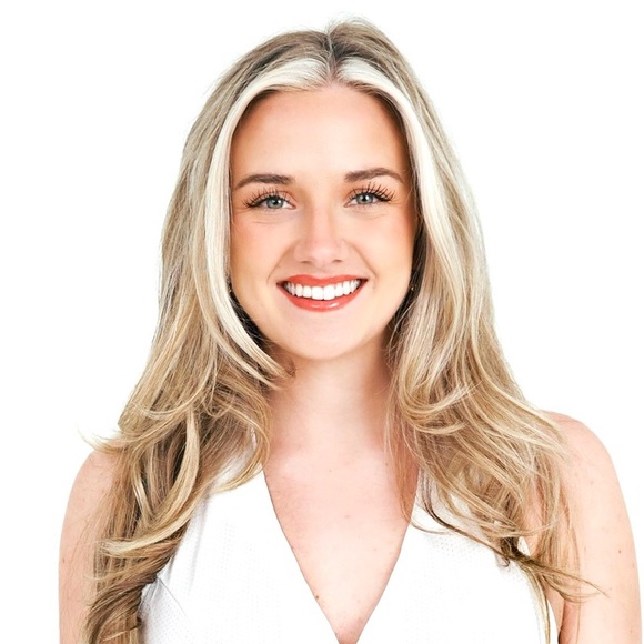 Profile Picture of Brynn Thomas (@bthomas99) on Poshmark