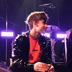 Profile Picture of he follows (@johnnyohugs) on Instagram