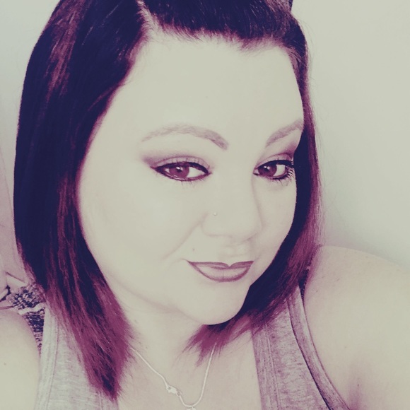 Profile Picture of Tonya Guidroz (@taguidroz) on Poshmark