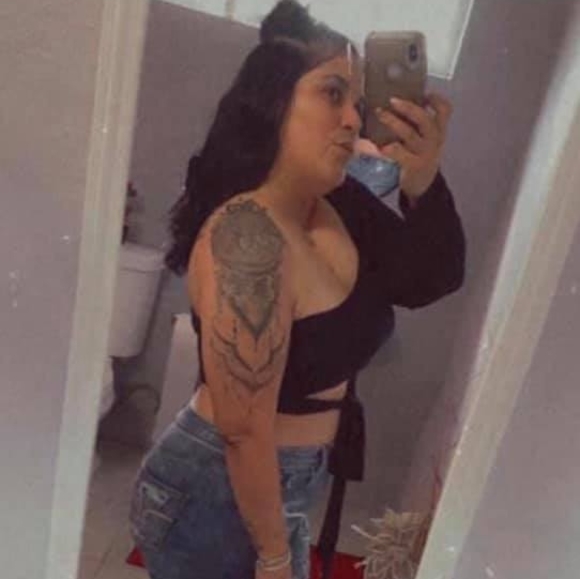 Profile Picture of Lizaira Alier (@lizaira30) on Poshmark