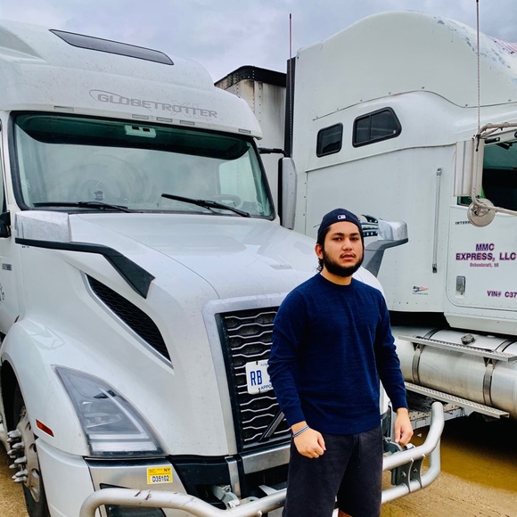 Profile Picture of Baljit Singh (@baljitsingh403) on Poshmark