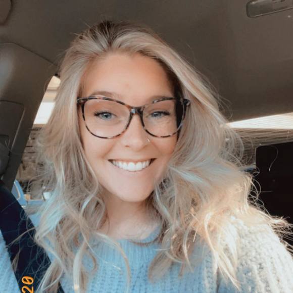 Profile Picture of Chelsey Wright (@chelseyywright) on Poshmark