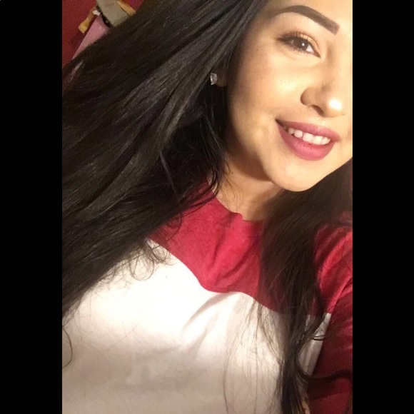 Profile Picture of Leah Gillette (@leahg111) on Poshmark