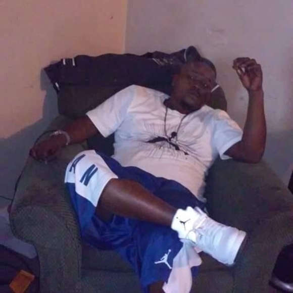 Profile Picture of Aaron Demmings (@aarondemmings) on Poshmark