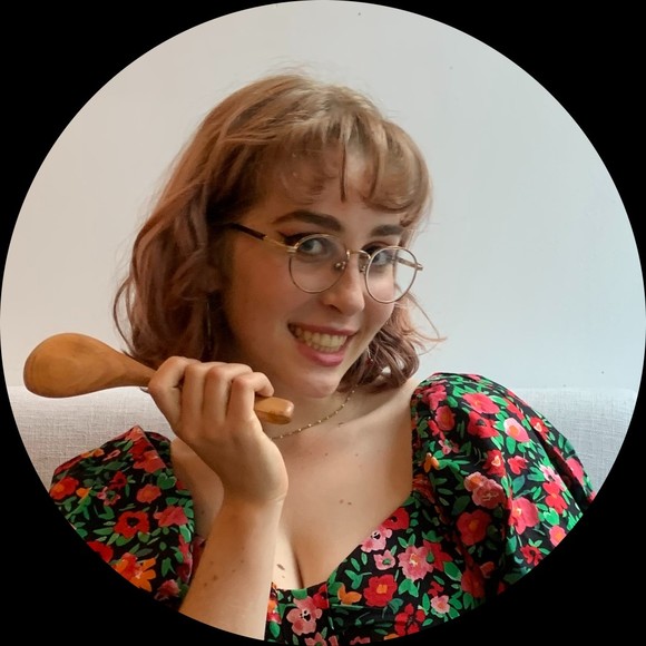 Profile Picture of Lillian Holt (@lilliangholt) on Poshmark