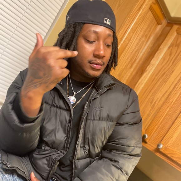 Profile Picture of Davin Daughtery (@davvo156) on Poshmark