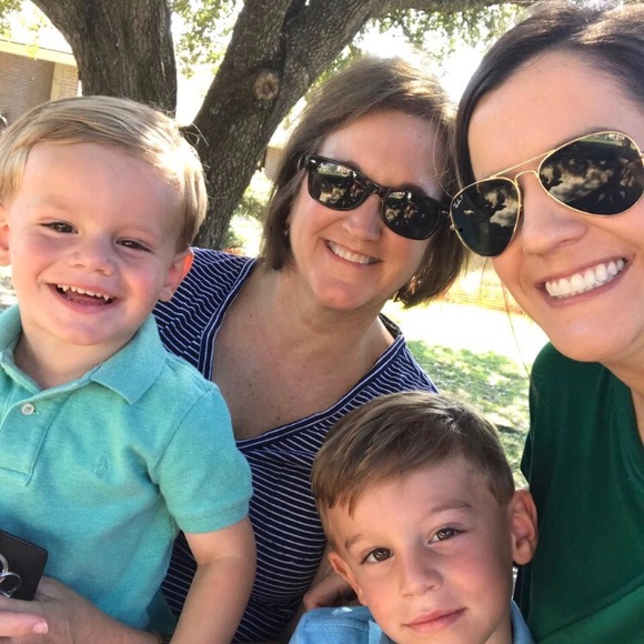 Profile Picture of Mary beth Ardizone (@mbardizone) on Poshmark