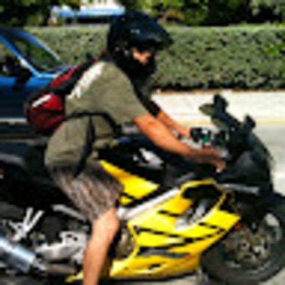 Profile Picture of Juan david Zuleta (@davidzuleta39) on Poshmark