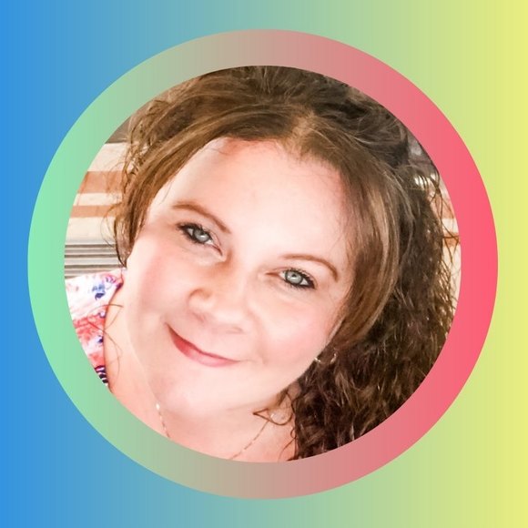 Profile Picture of Lisa Kennedy (@peaches12378) on Poshmark