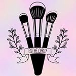 Profile Picture of 𝙲𝚊𝚛𝚕𝚢 𝙼𝚞𝚕𝚕𝚒𝚗𝚜 (@esthe.carly) on Instagram