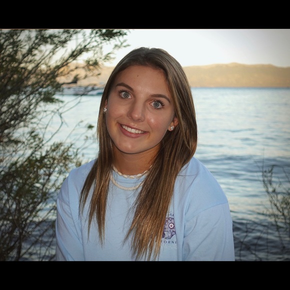 Profile Picture of Brielle Wright (@briellewright) on Poshmark