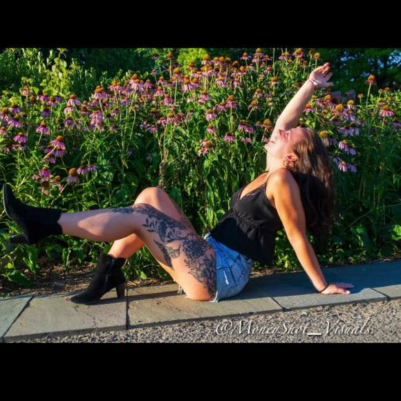 Profile Picture of Sarah Helffrich (@softballsarah04) on Poshmark